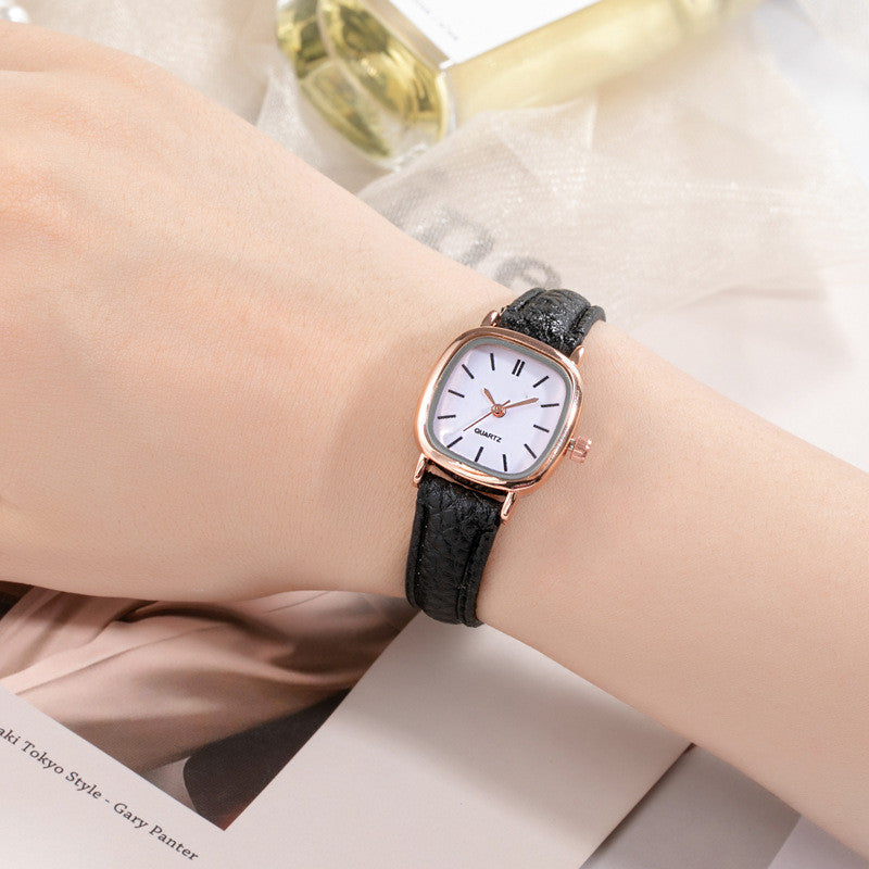 Lunarelle Vintage Bracelet Watch – High-Quality Simple Leather Strap Wristwatch for Women