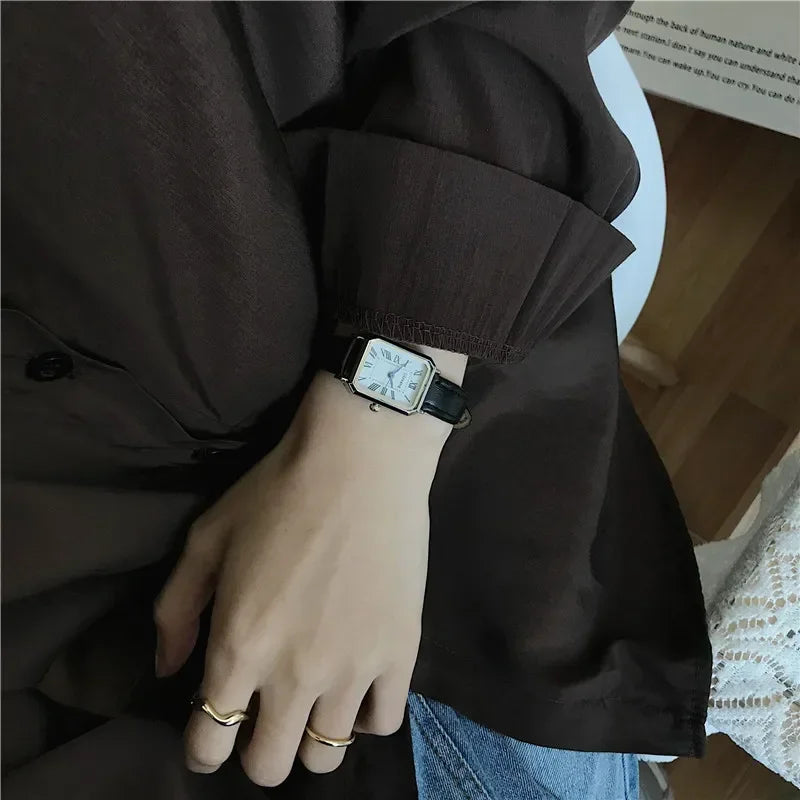 Lunarelle Retro Rectangle Watch – Classic Quartz Leather Strap for Women