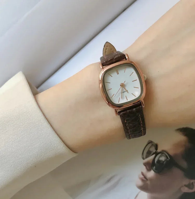 Lunarelle Vintage Bracelet Watch – High-Quality Simple Leather Strap Wristwatch for Women