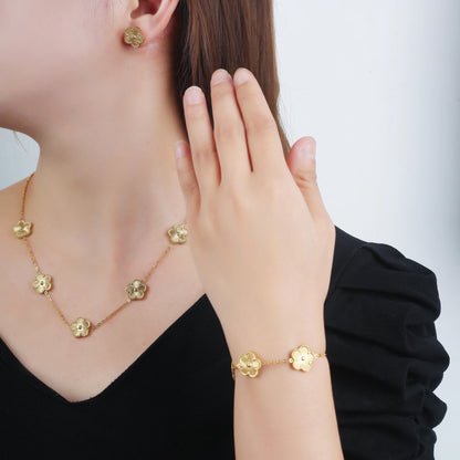Vintage Clover 18K Gold Bracelet