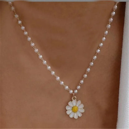 Lunarelle 2025 Crystal Circle Pendant – Elegant Gold Necklace for Women