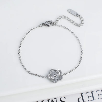 Vintage Clover 18K Gold Bracelet